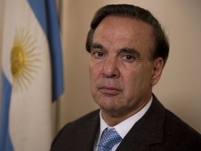 Piden repudiar a candidato argentino que quiere dinamitar a paraguayos