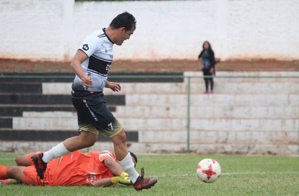 HOY / Olimpia se estaciona a medio metro del ascenso