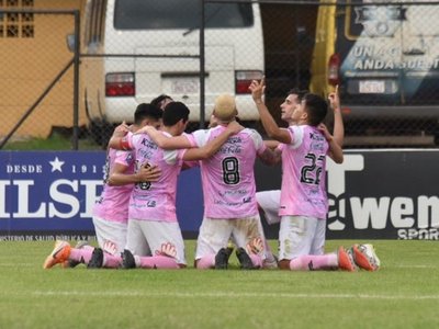 Santaní logra un triunfo clave y sigue soñando