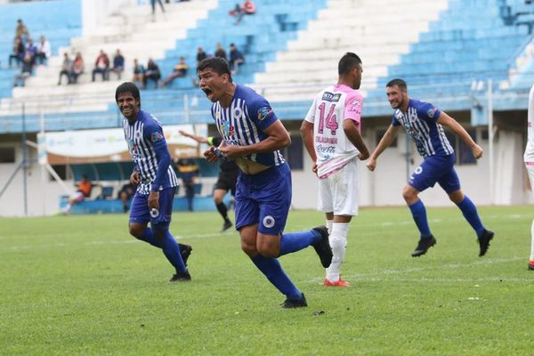 El 12 de Octubre asume el liderato  - Fútbol - ABC Color