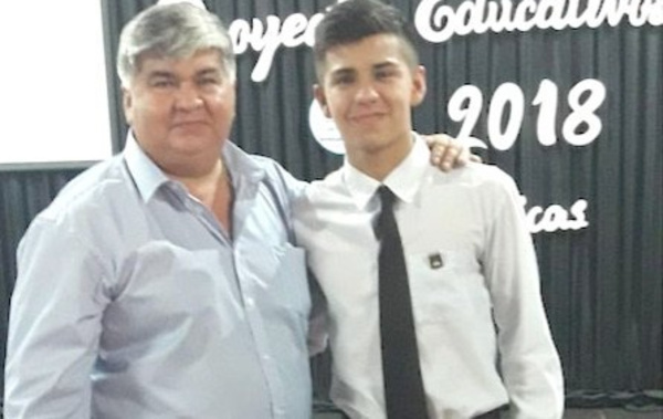 ¡Padre e hijo son compas en la Facu!