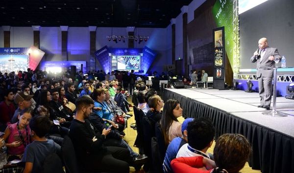 Paraguayos destacados dieron realce al cierre de primera Campus Party del país - Economía - ABC Color