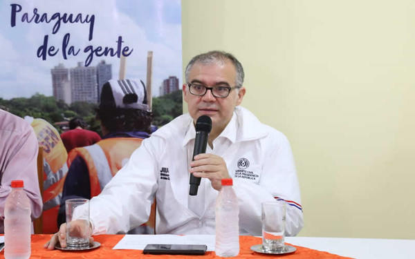 Investigan si Ullón era socio de empresa que concursó en licitación
