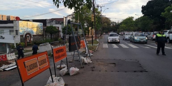 HOY / MOPC bloquea varios cruces por obras de alcantarillado