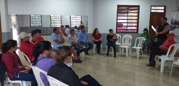 FOPROLEI CON AGENDA PARA MEJORAR LA PRODUCCIÓN LECHERA EN ITAPÚA