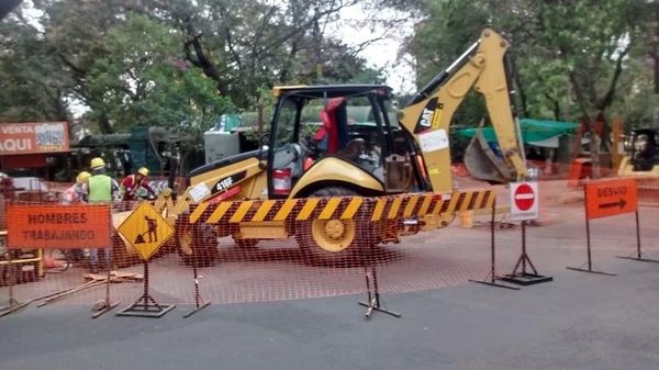 Cerrarán 18 cruces de Asunción por renovación de red de alcantarillado