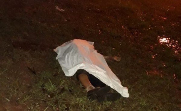 Peatón muere al ser embestido por motocicleta