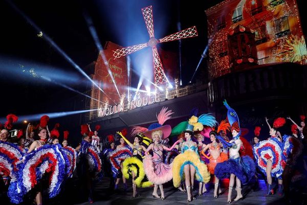 El célebre Moulin Rouge celebra sus 130 años con espectáculo callejero de can-can - Espectáculos - ABC Color
