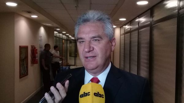 Bacchetta pide a titular del Indert que renuncie y “cárcel” y “cirugía” tras escándalo - Nacionales - ABC Color