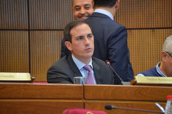 Poder Judicial pide reincorporar a ex ministro destituido por juicio político