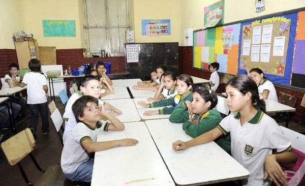 HOY / Alumnos van pocos días a la escuela: MEC evalúa extender las jornadas