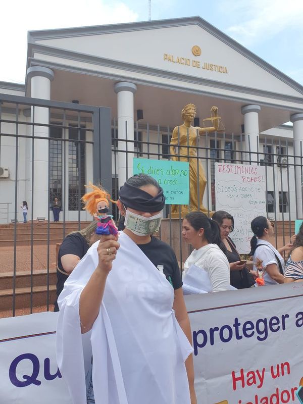 Piden suspensión de jueces que liberaron a condenado por abuso - Nacionales - ABC Color