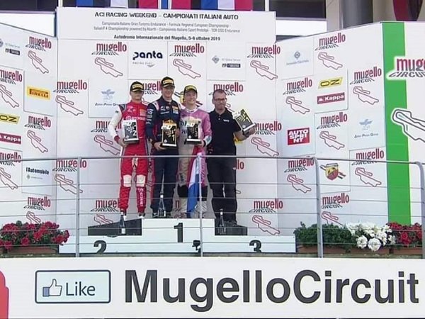 Joshua Duerksen, al podio en Mugello