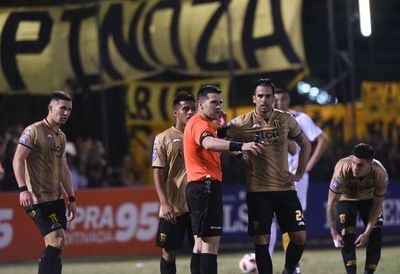 “Hasta los 90′ arbitré bien, después fue un desprolijo”, dice Derlis López