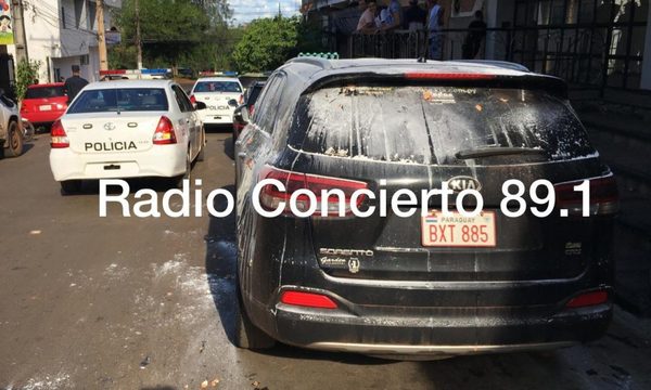 Escrachan a jueces por liberar a expolicía condenado por abuso a menor