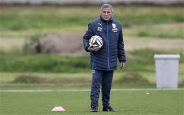 Tabárez anticipa rival duro en Perú - Fútbol - ABC Color