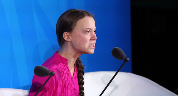 Amenazaron a Greta Thunberg: colgaron un muñeco con su cara en un puente » Ñanduti