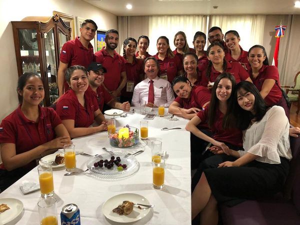 Almuerzo en honor de Rekove