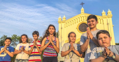Harán un multitudinario rezo del rosario a Fátima