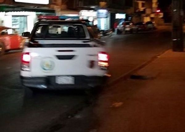 Presuntos narcos matan a policía esta noche