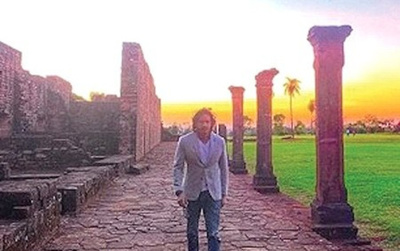 Mario Cimarro visitó las Ruinas Jesuíticas