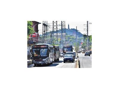 Transportistas, al paro desde el viernes  por buses irregulares
