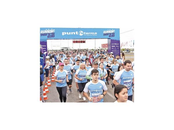 Masiva corrida Punto Farma Running Show