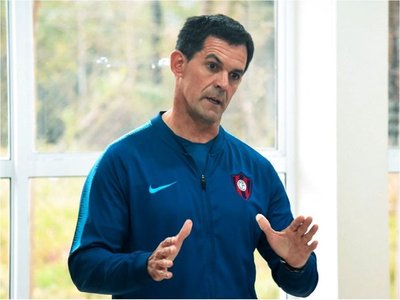 Bernay asume como el 21er  DT  en diez años