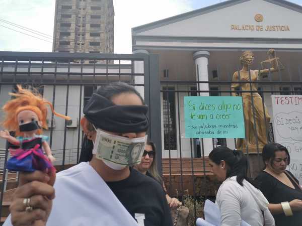 Exigen suspensión de magistrados por liberar a condenado de abuso a menor