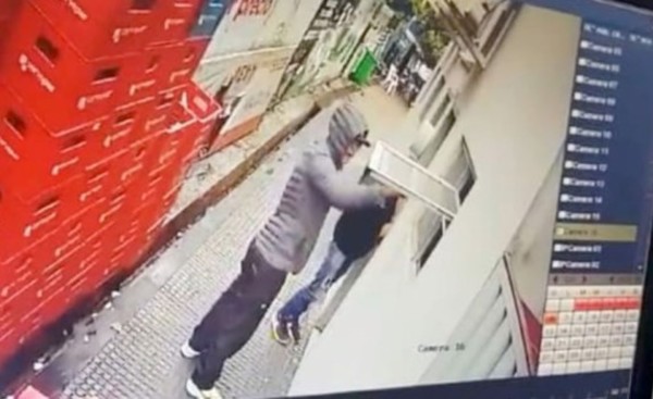 Par de ladrones se alzarn G. 200 millones de una gasolinera