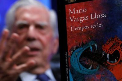 Vargas Llosa: “Un país no se jode en un día”  - Literatura - ABC Color