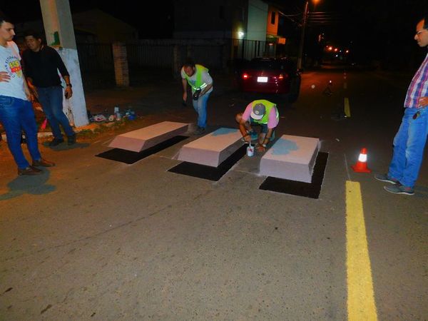 A falta de franja peatonal, jóvenes la pintan en 3D en Capiatá - Nacionales - ABC Color