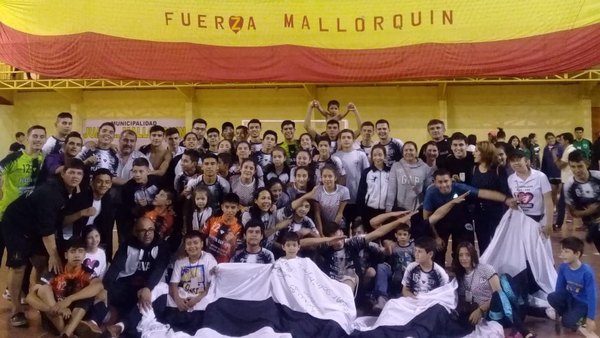 Itacurubí celebró como campeón del Nacional de hándbol Sub 19