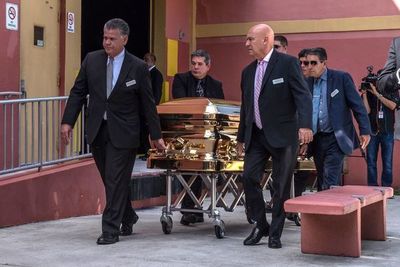 Cenizas de José José, a medio camino entre Miami y México - Gente - ABC Color