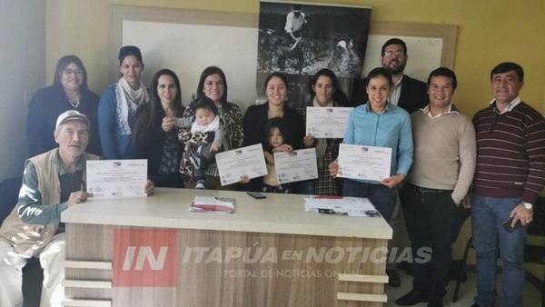 DICTAN CURSOS DE MANDOS MEDIOS EN BARRIOS PERIFÉRICOS DE ENCARNACIÓN