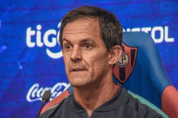 HOY / Bernay dirigirá a Cerro por lo que resta del año