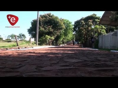 HABILITAN CALLE EMPEDRADA EN EL B° BUENA VISTA