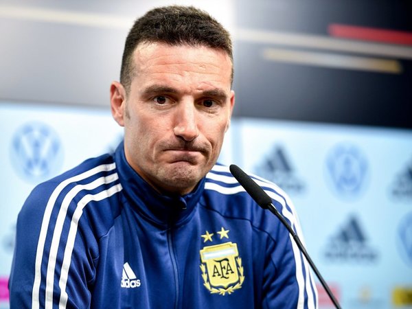 Scaloni: "Tomaremos decisiones para ya después consolidar al grupo"