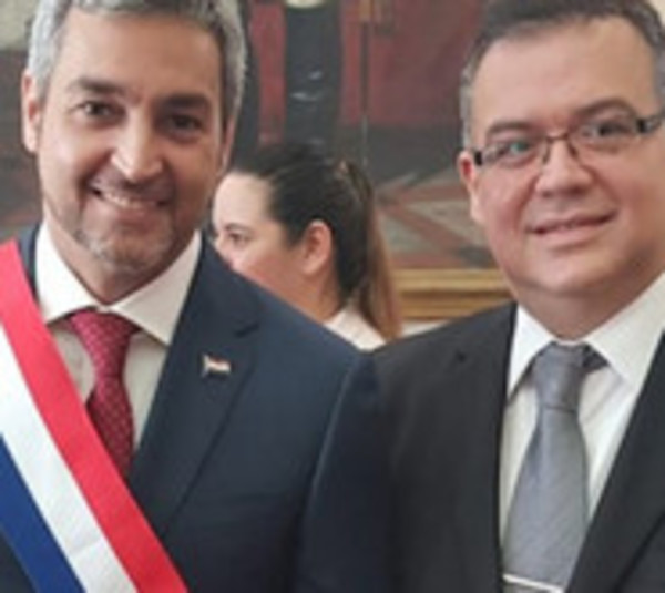 Mario Abdo reemplaza a Julio Ullón  - Paraguay.com