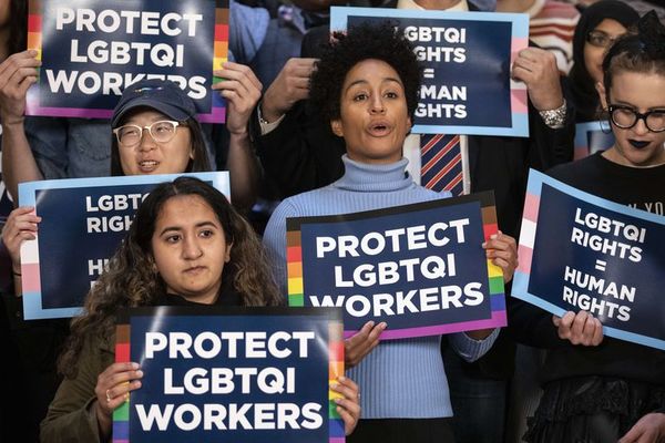 Corte Suprema de EE.UU. comienza audiencia histórica sobre derechos de gays y trans - Mundo - ABC Color