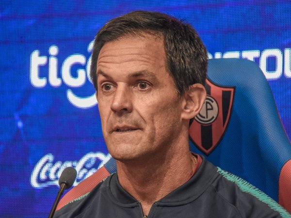 Bernay, presentado como técnico de Cerro con "dos sorpresas"