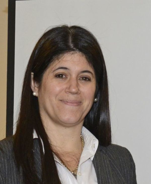 Ejecutivo omoî Mónica Seifart omyengoviáva Ullón tembiapópe - ABC Remiandu - ABC Color