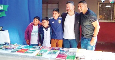 ¡Biblioteca de Néstor Ortigoza!