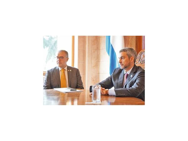 Ullón refuta acusaciones e inicia lobby para otro cargo