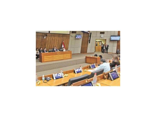 Piden USD 6,5 millones más para suba a guardiacárceles