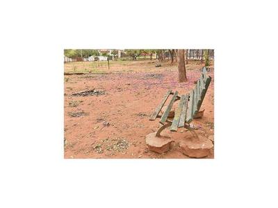 Plazas de Republicano están destruidas y urgen reparación