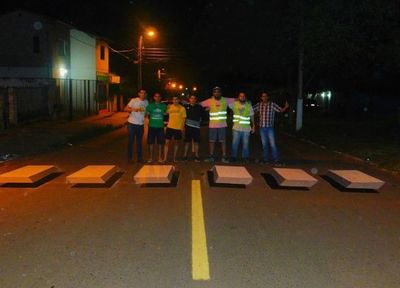 Pintan franja peatonal “3D” en Capiatá - Interior - ABC Color