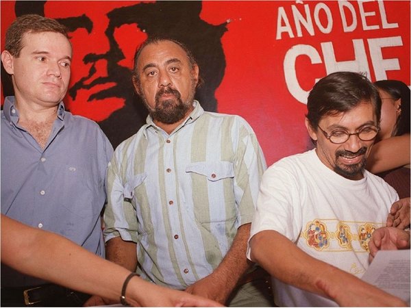 Arrom, Martí y Colmán son demorados en aeropuerto de España