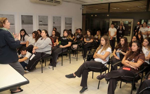 Estudiantes visitaron Museo de la Justicia