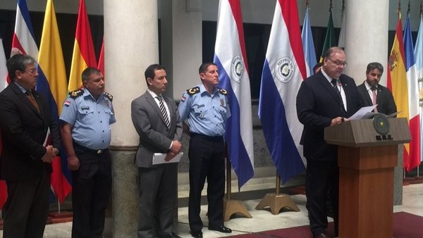 Paraguay anuncia medidas contra Uruguay y Finlandia